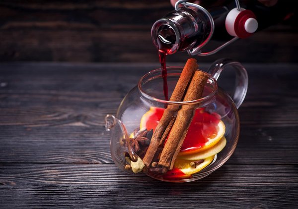 Comment préparer une Aprilia Tuono V4 1100 pour des balades en montagne ?